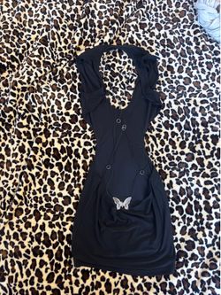 https://offerup.com/redirect/?o=SS5BTQ==.GIA butterfly mini dress🖤