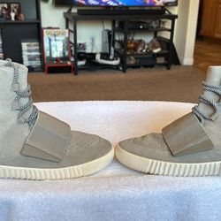 Yeezy 750 Boost Men’s Size 10.5 