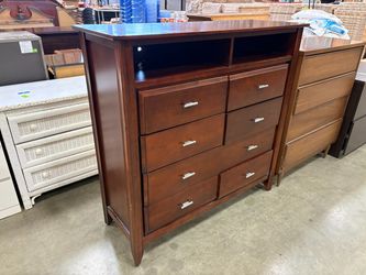 Mahogany Finished Wooden 8 Drawer Dresser