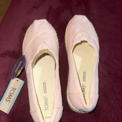 Toms Shoes 7.5m 