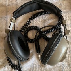 Realistic Nova 40 headphones