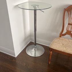 Free Bar Table