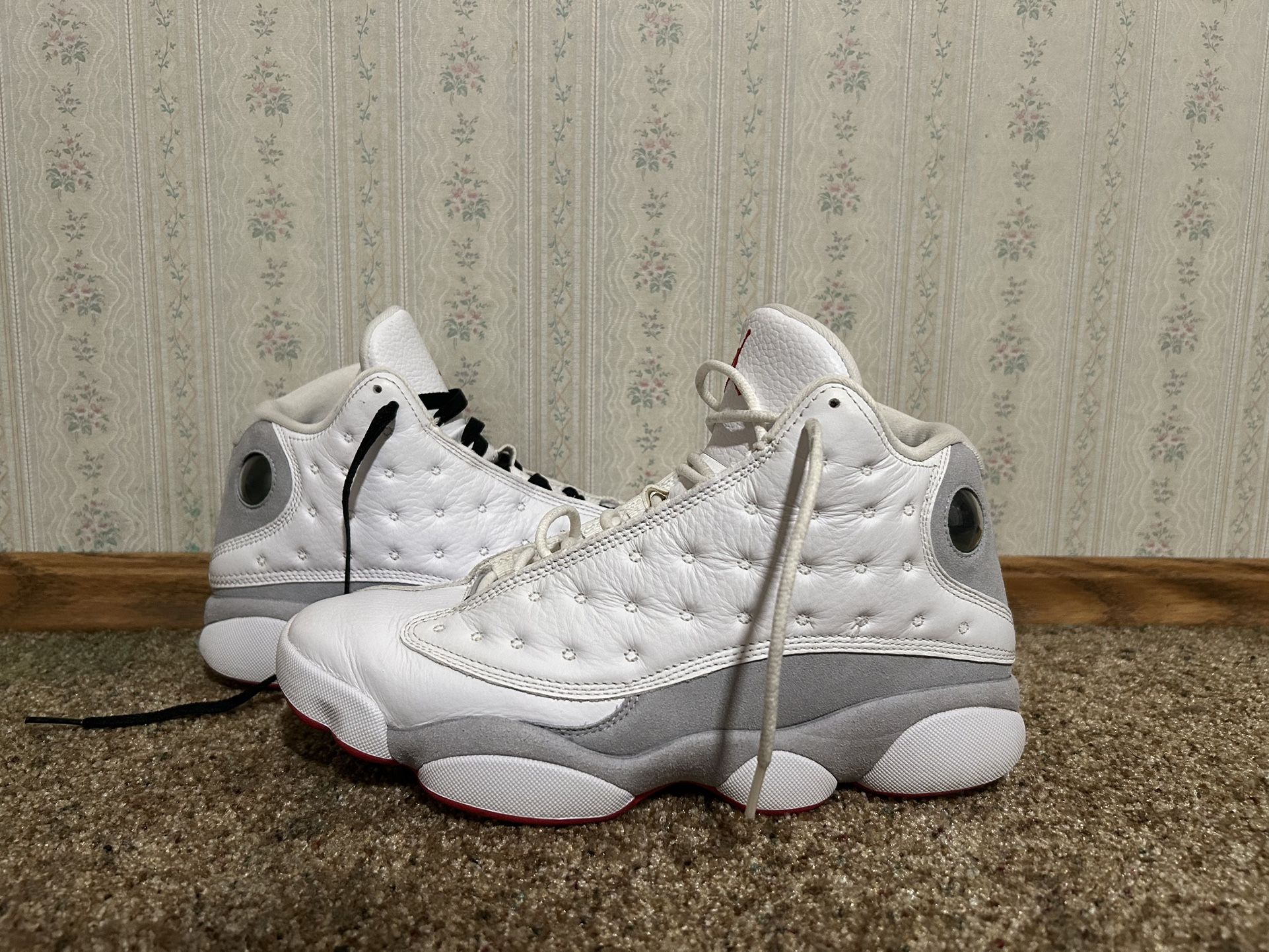 Jordan 13 Retro White/Red/Grey – Size 9