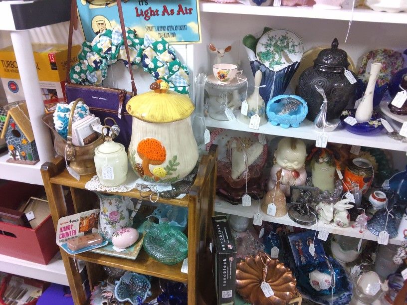 Glassware, Mushrooms 🍄, Lights, Lamps, Jewelry, Antiques Vintage