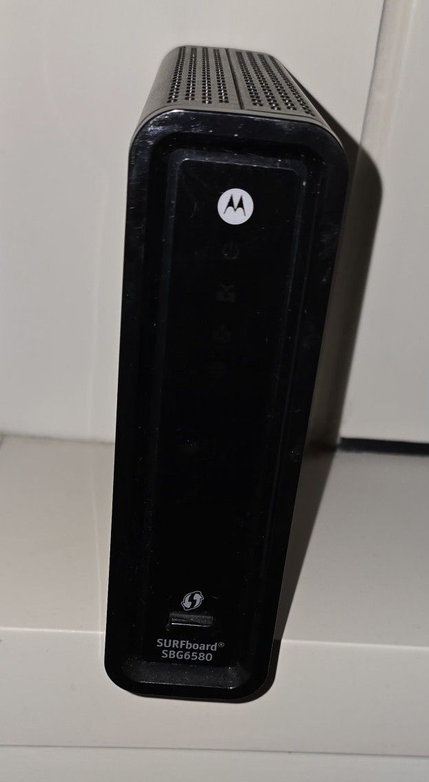Motorola ARRIS SURFboard SBG6580 DOCSIS 3.0 Cable Modem and Wi-Fi Router N300