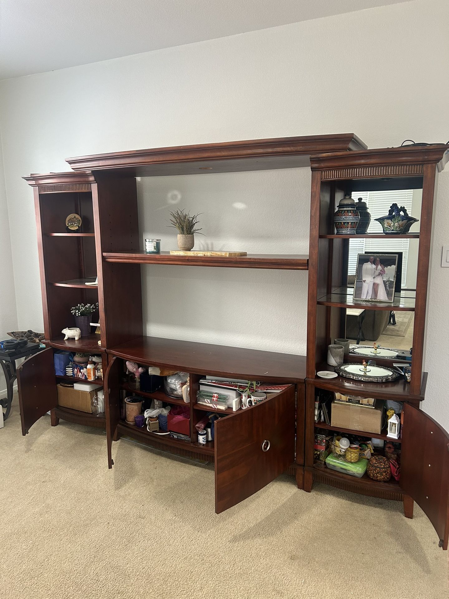 Armoire TV Stand