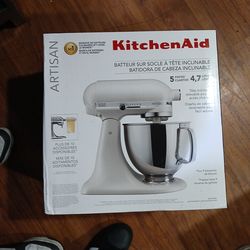 KITCHEN AID 5quart Artisan Mixer