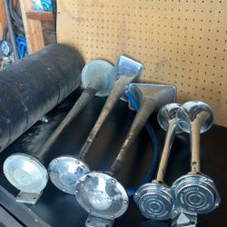 4 Gallons Air Compresor Plus 4 Truck Horns  With Air Tanck