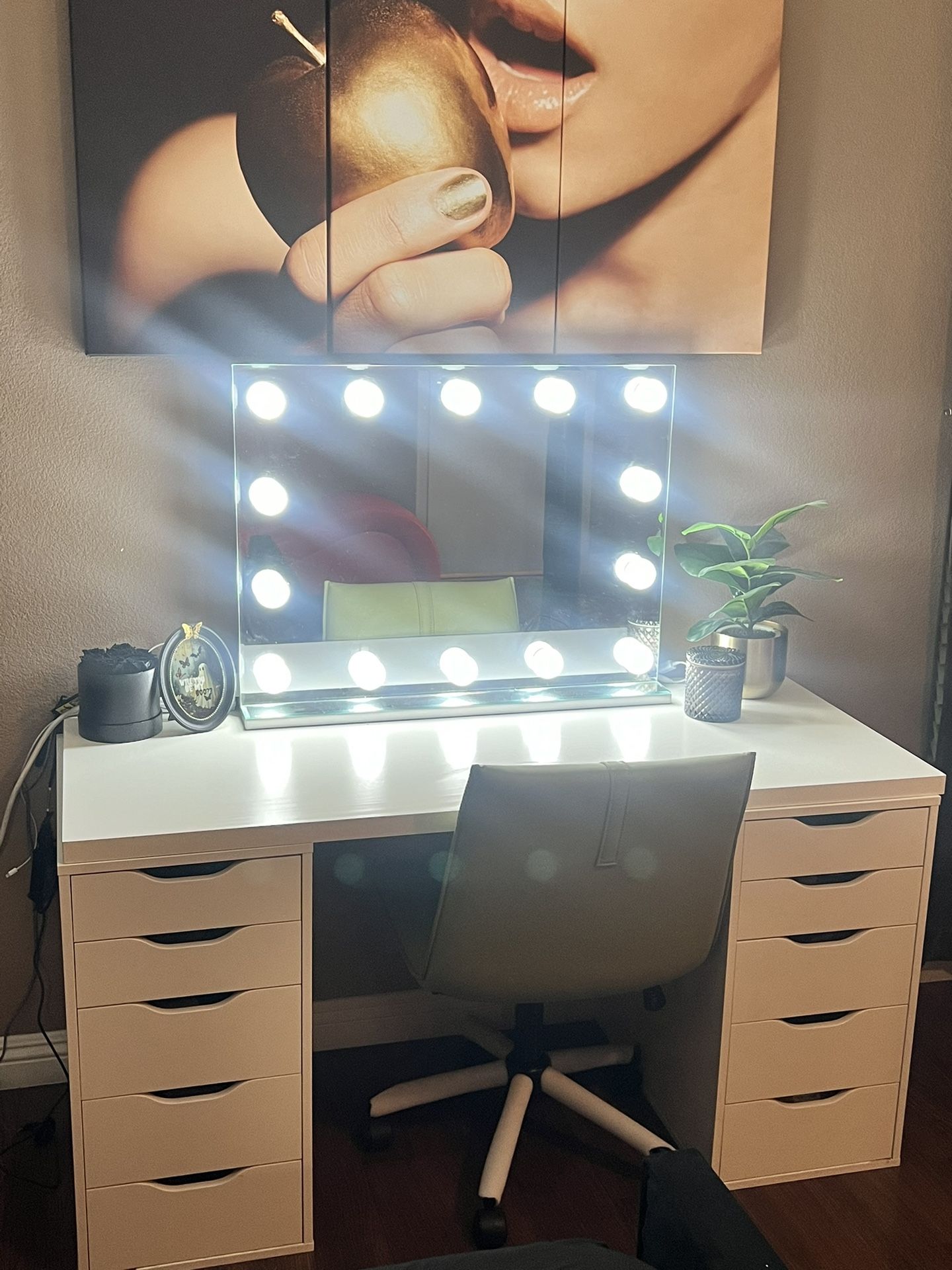 Vanity Desk And Mirror