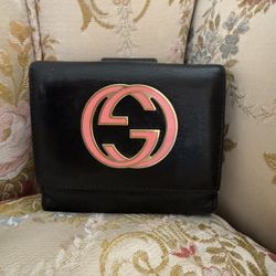 Authentic Gucci GG Pink Logo Black Leather Bifold Wallet