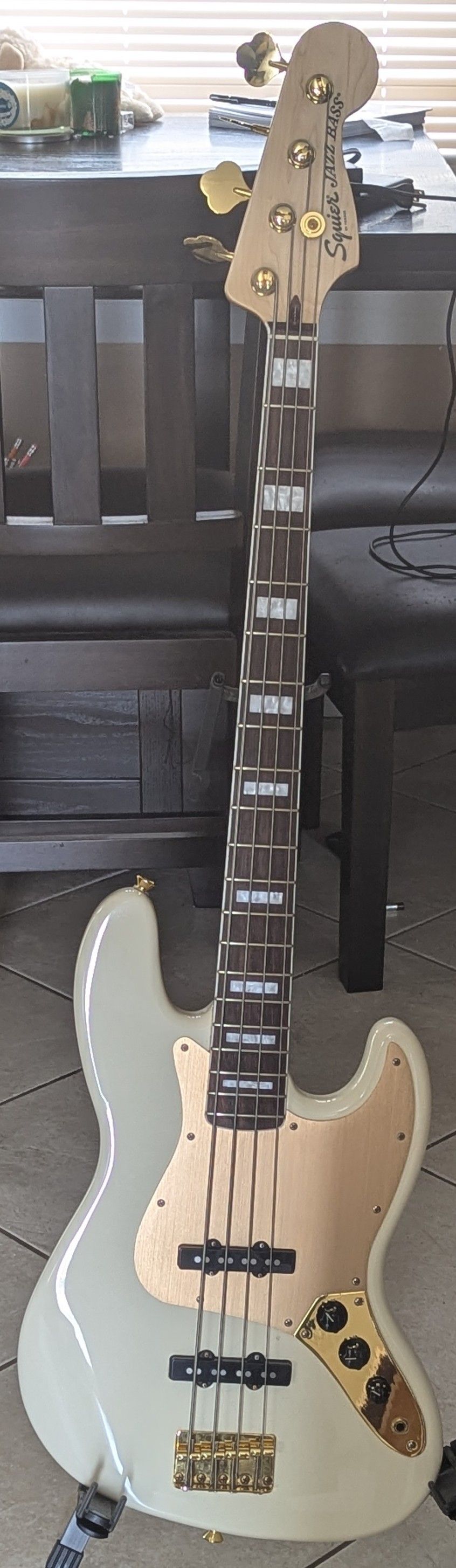 40th Anniversary Squire J Bass