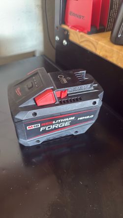 Milwaukee M18 forge HD 12.0 battery PILA