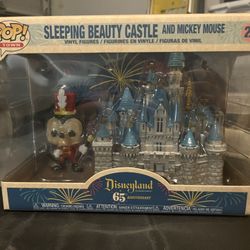 Funko Pop: Mickey And Sleeping Beauty Castle