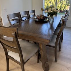 Wood Table w/8 Chairs