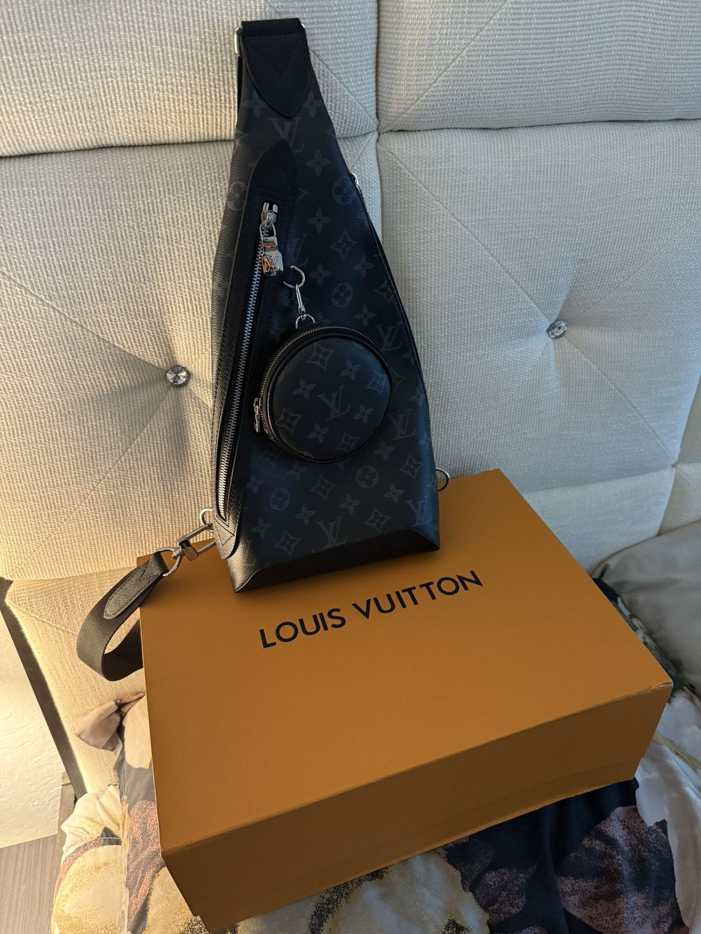 Louis Vuitton Crossbody bag