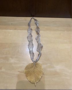 Gold Leaf Pendant Necklace