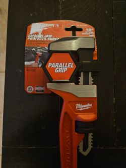 Smooth jaw pipe wrench
