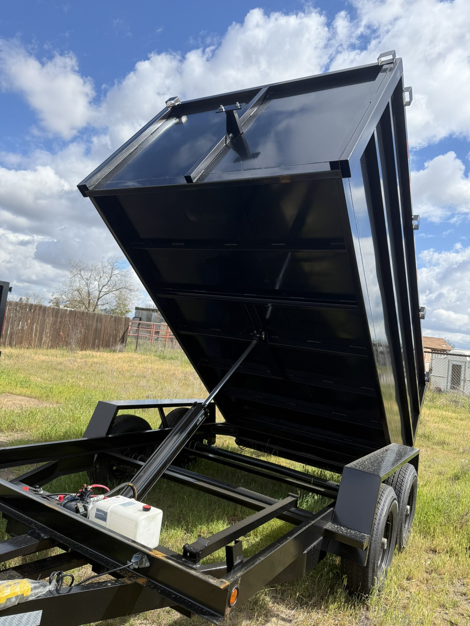 2025 Dump Trailer 