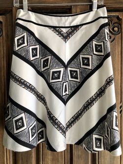 Women’s NEW Cream Color Satin Skirt lined Jrs 4