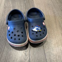 Toddler Size 6 Crocs 