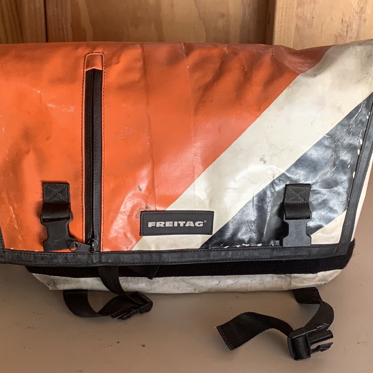 FREITAG F18 REX メッセンジャーバッグ Amazon.co.jp: FREITAG REX 大容量メッセンジャーバッグ