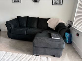BLACK COUCH