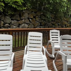 Resin Patio Furniture Set (clean) 2-Loungers 2-Rocking Chairs