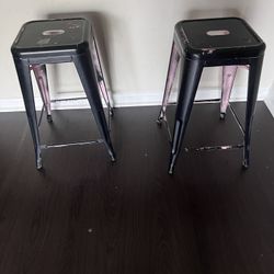 Two Bar Stools Can Be a DIY Project 