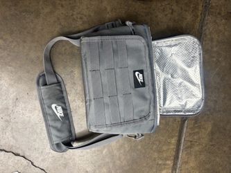 Nike small lunch bag