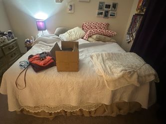 King beautyrest mattress and box spring