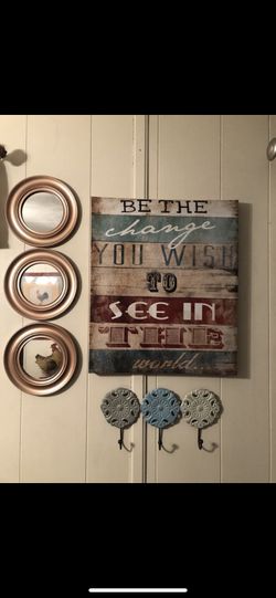***REDUCED*** WALL DECOR SET