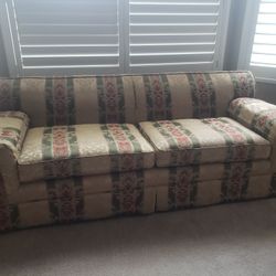 Beautiful 7-foot Sofa (50% Off Sale!!)