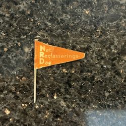 Vintage Pin Pennant Triangle & Orange Flag with Text “Nat. Reclasserings- Dag”