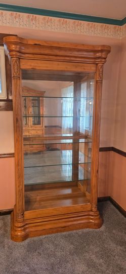 DISPLAY CABINET