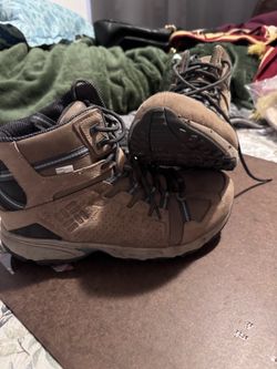 Columbia OutDry Mid Hiking Boots