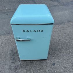 Galanz  Mini Refrigerator Fridge With Freezer With Delivery 