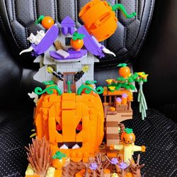 OKKIDY Pumpkin Haunted House Build Set