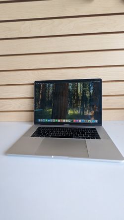 Apple MacBook Pro 15 inch i7