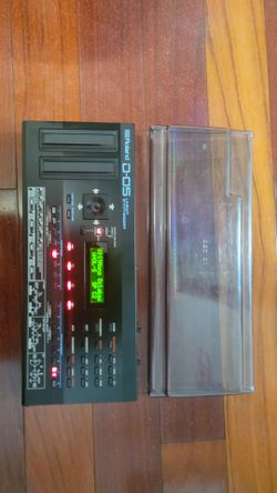 Roland Boutique D-05 synthesizer, like new with decksaver cover.