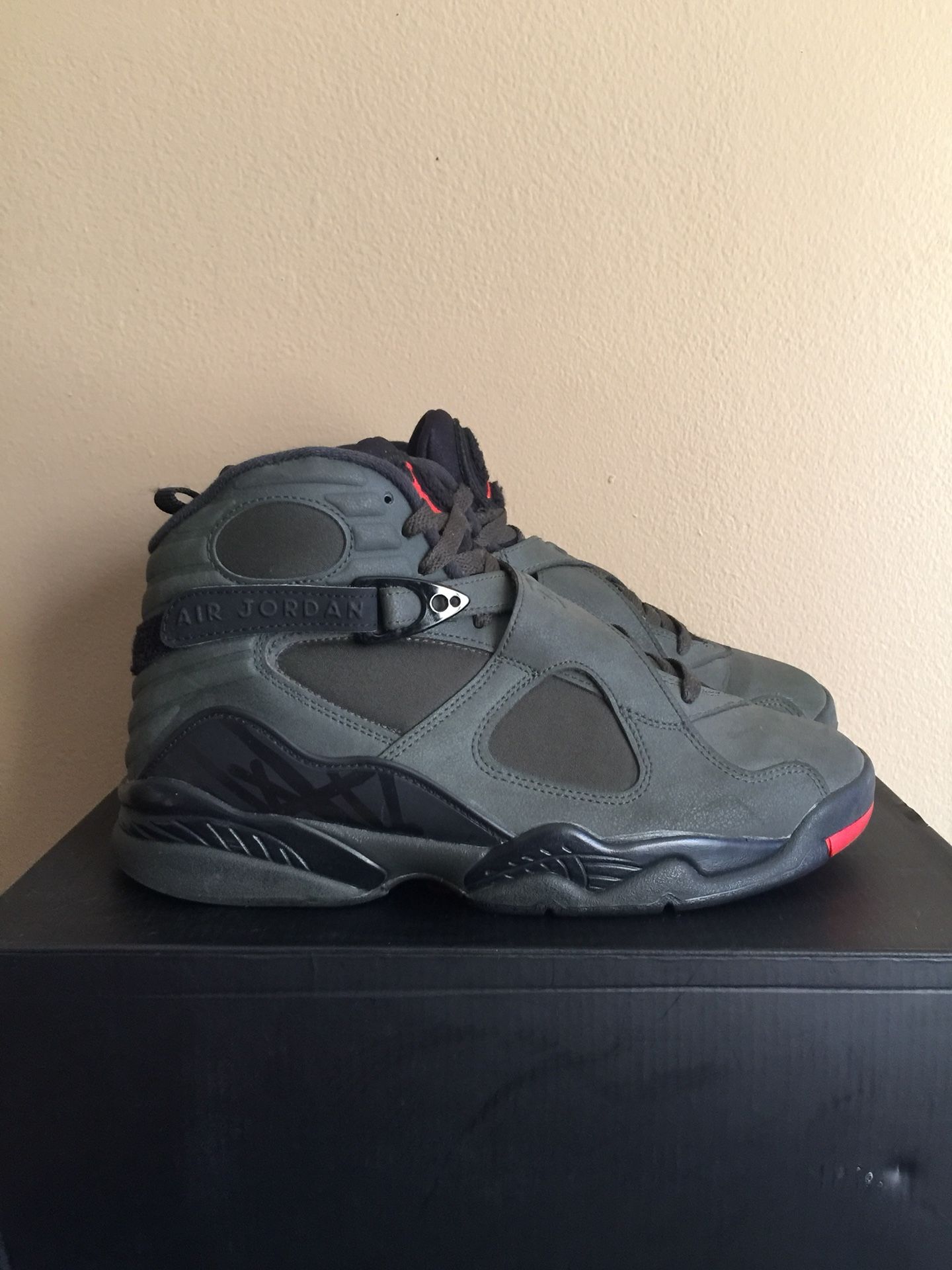 Jordan 8s “Take Flight” size 9