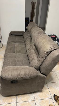 Large Manual Reclining Sofa in Taupe