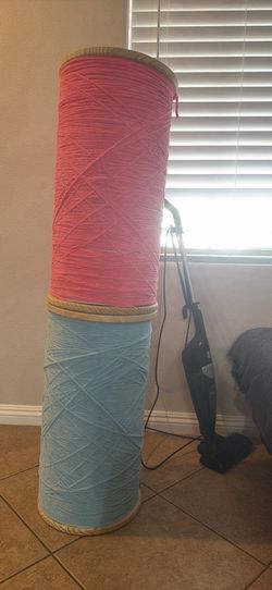 Big yarns for party decorations