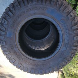 35x12.5x17 Nitto Rudge Grappler 