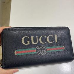 Gucci Zippy Wallet 