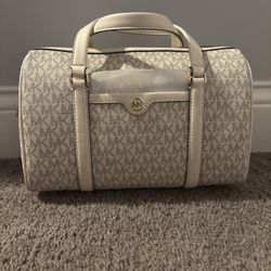  Michael Kors Travel Medium Duffle Satchel Crossbody Bag Purse Lt. Cream