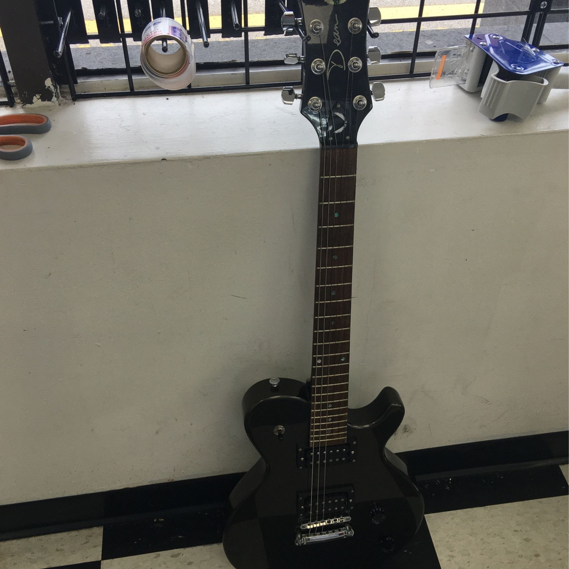 Dean Guitars Cadillac USA Thoroughbred