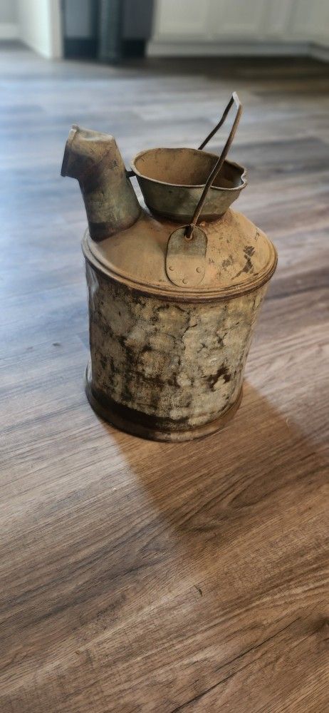 Antique 5 gallon fuel can liquid oil measure butler
