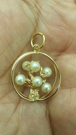 14k familiy tree with pearls 4.9 grams