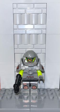 Alien Avenger - LEGO CMF Series 9