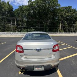 2011 Ford Taurus